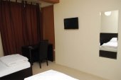 4 ROOMS