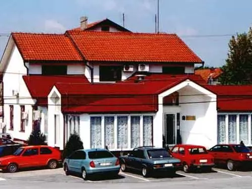 Vila BELA RUZA Sremska Mitrovica
