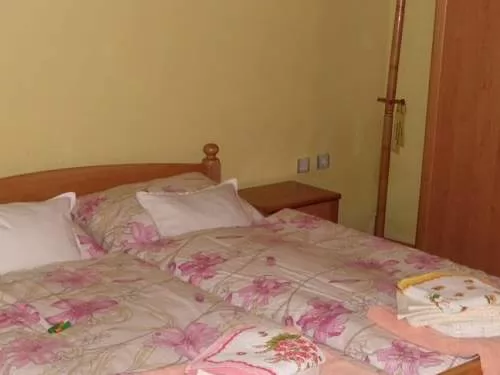 Konak ŠARENE TALjIGE Banja Vrdnik